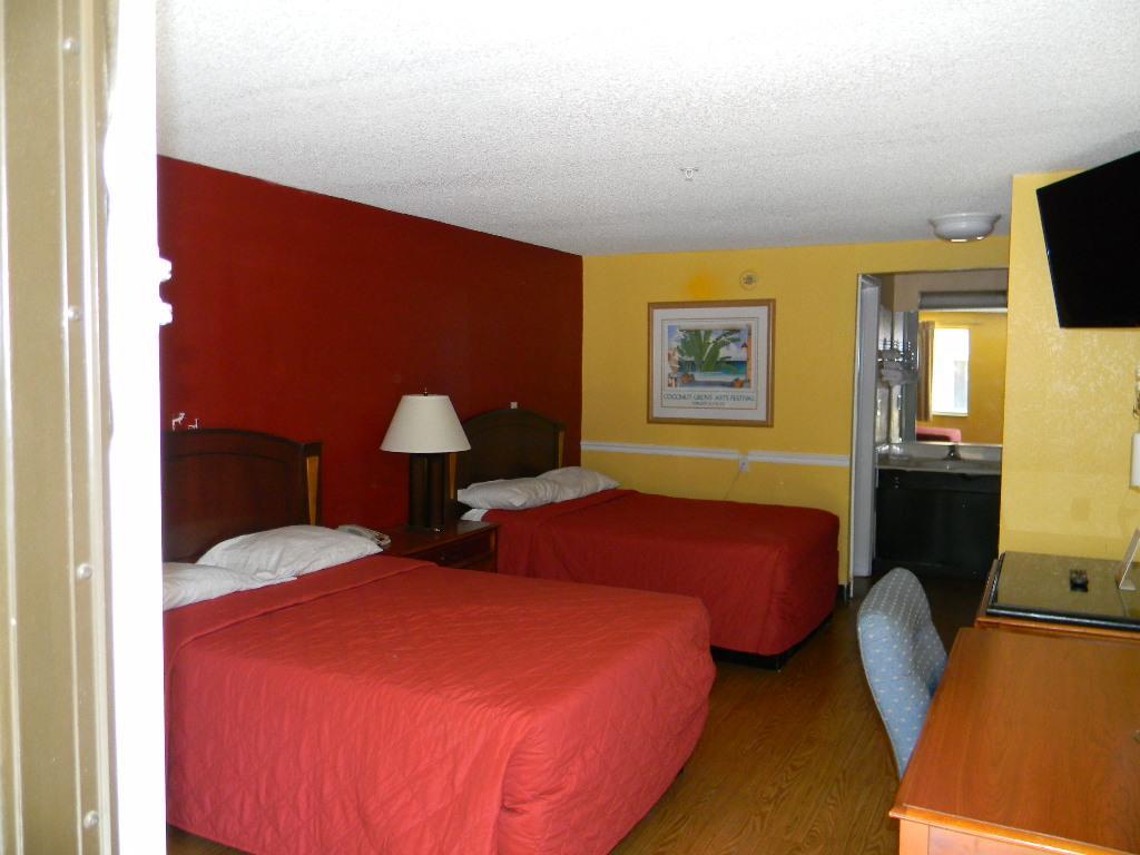 Motel Sleepwell Stockbridge Extérieur photo